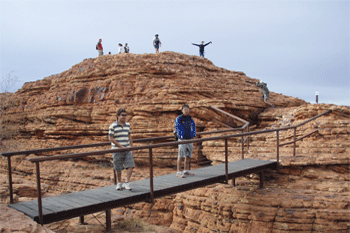 Kings Canyon bridge on top of the canyon   |    Photo:  Dianne.Singapore