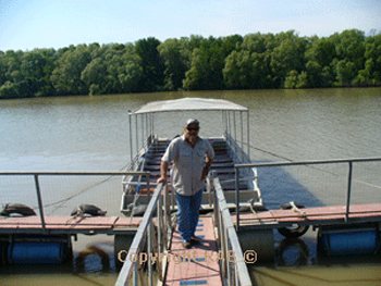 Adelaide River Cruises with Morgan Bowman on their  wildlife and jumping crocodile cruise  |  Credits RAB