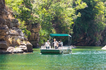 Twin Falls Shuttle  | See www.australia4tours.com for their one day Jim Jim Falls and Twin Falls 4wd tour to and from the town of Jabiru in Kakadu 